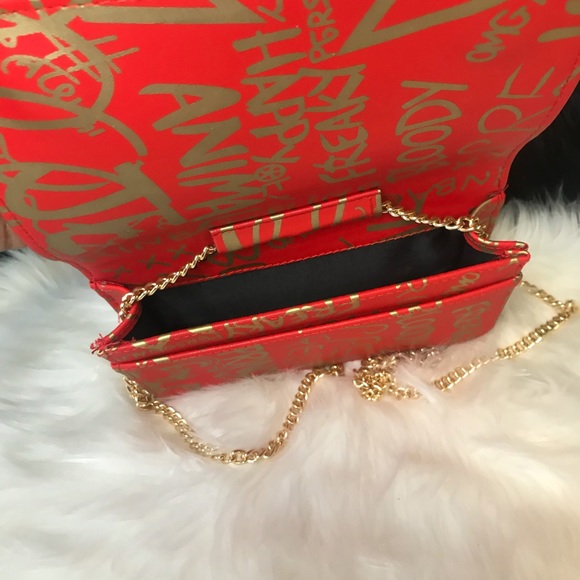 RED GOLD GRAFFITI CONVERTIBLE CROSSBODY BAG - Picture 5 of 6